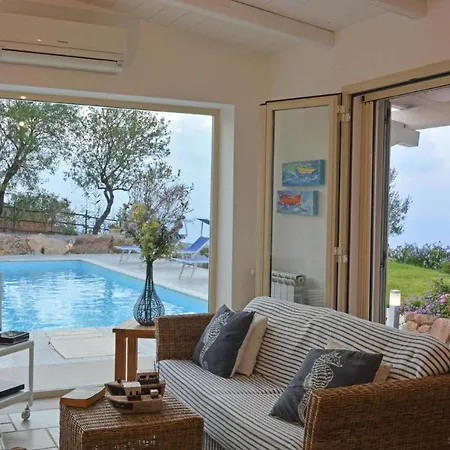 Mazzaforno Sleeps 8 Pool Wifi *